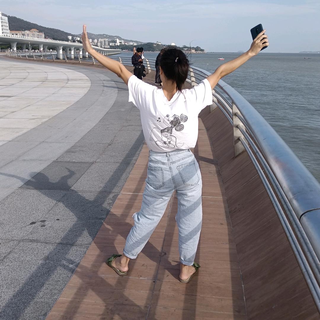 爱不释手