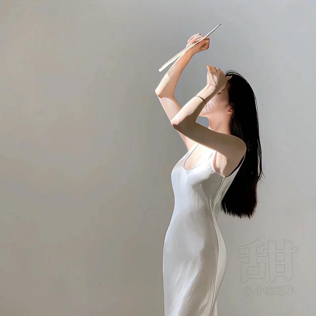 李慕萱.