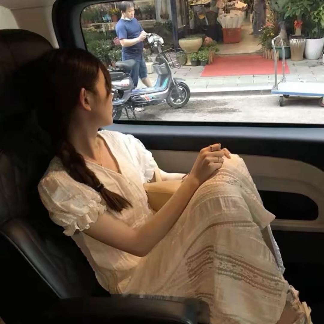 欣小萌追剧