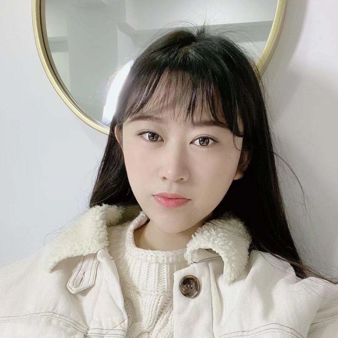 华华。