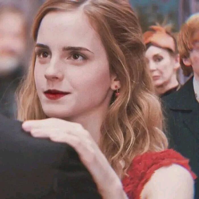 ❁