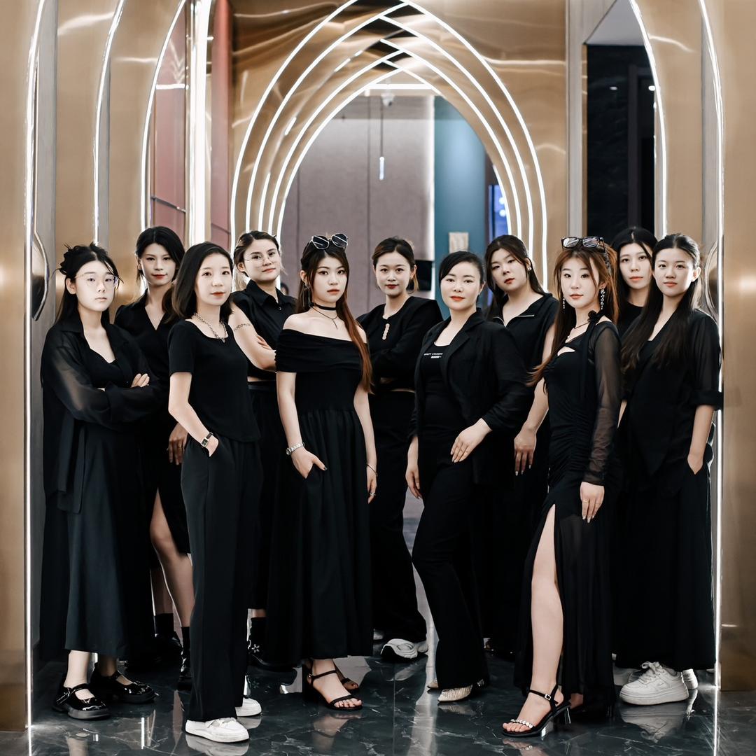 女王卿卿新娘跟妆