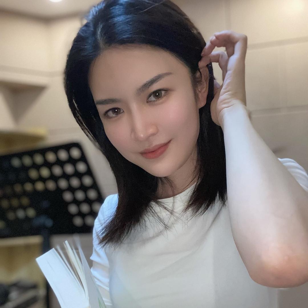 白芷文艺