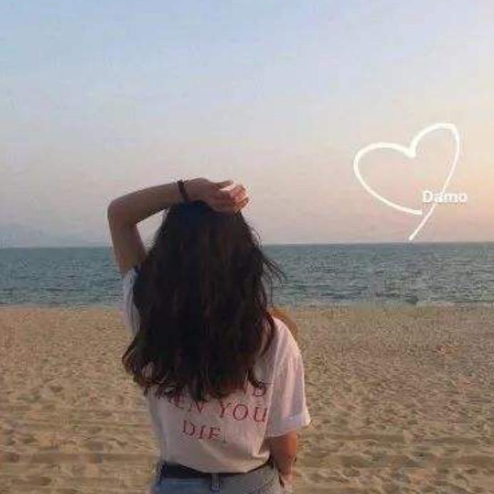 海是蓝蓝的