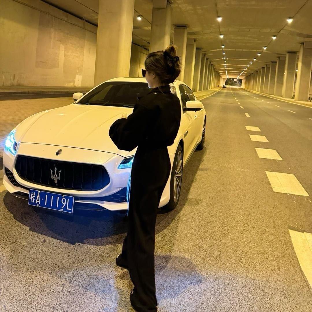 南宁市大美妞-她的VIP•家女装批发5号