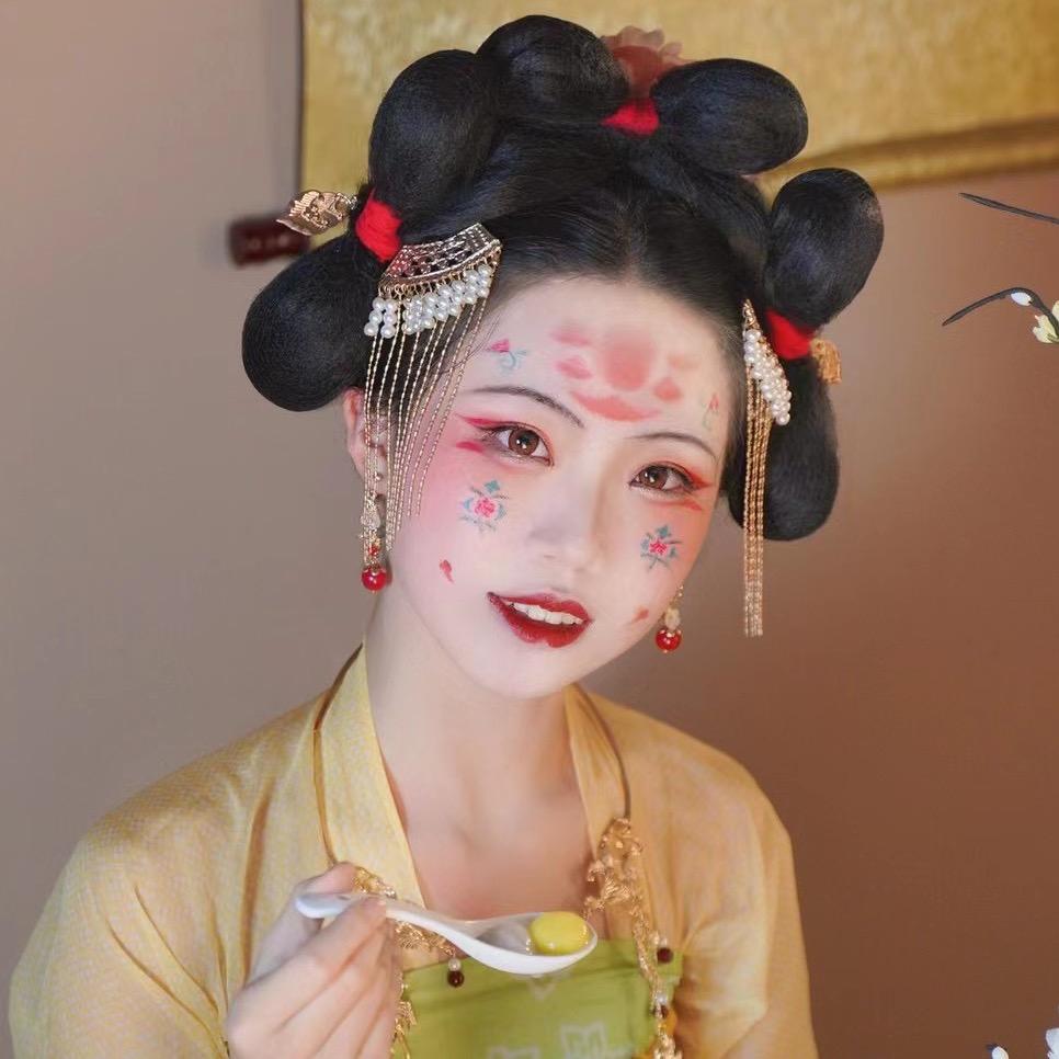 阮乌爱吃小笼包