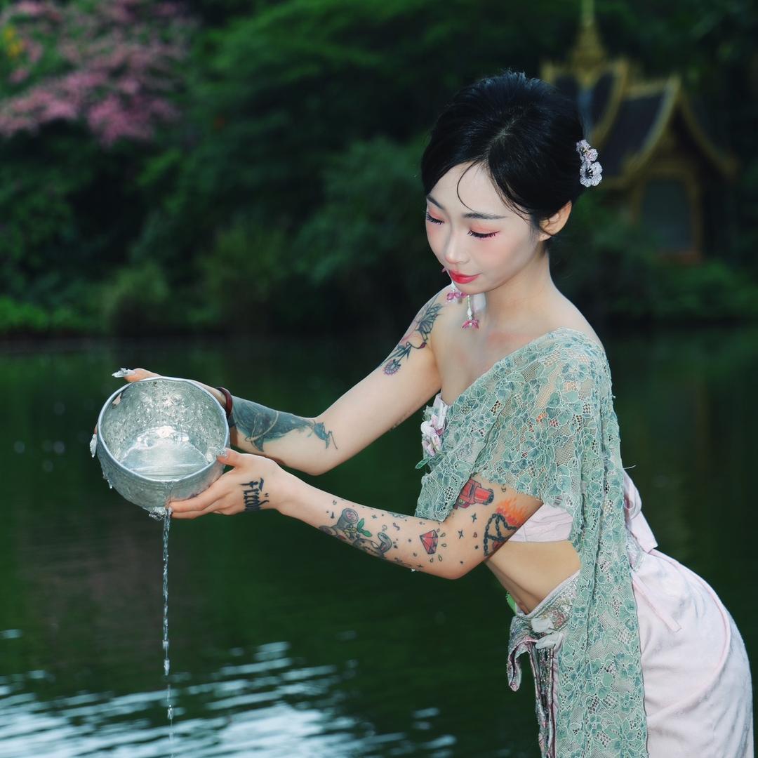 野肆湖畔大排档