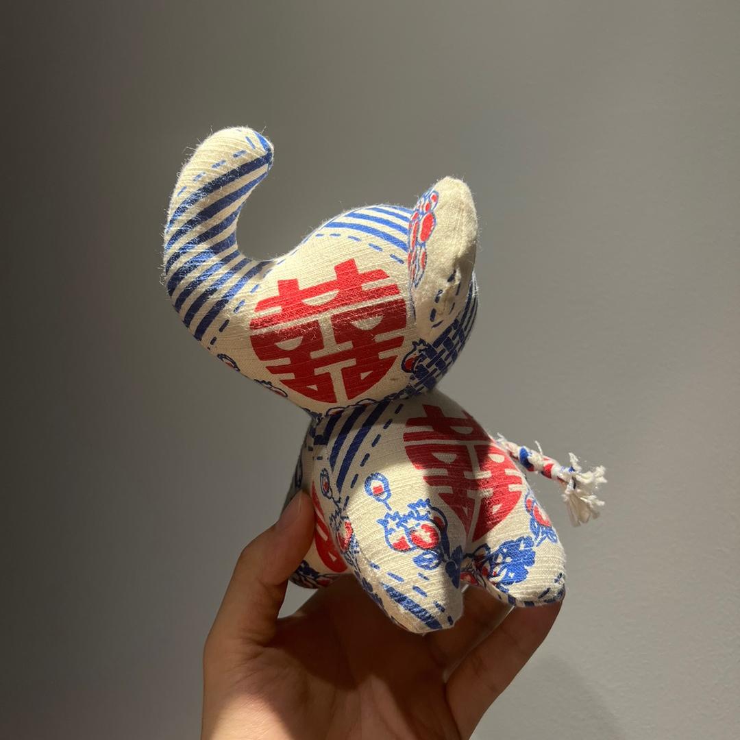 爱玩游戏的小象