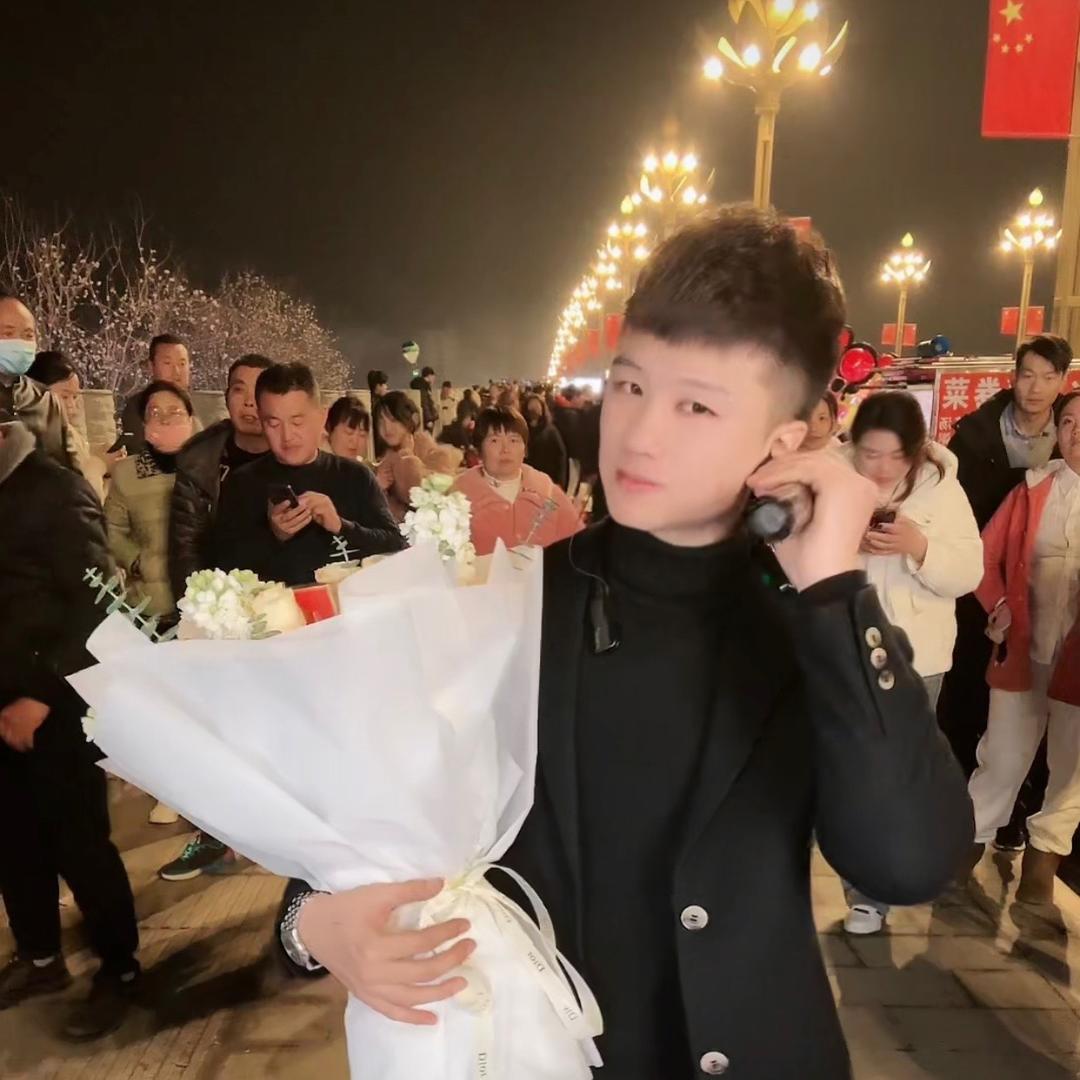 小阿六（在户外）