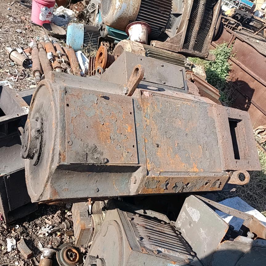 专业回收清理库房电器，电缆变压器，接触器