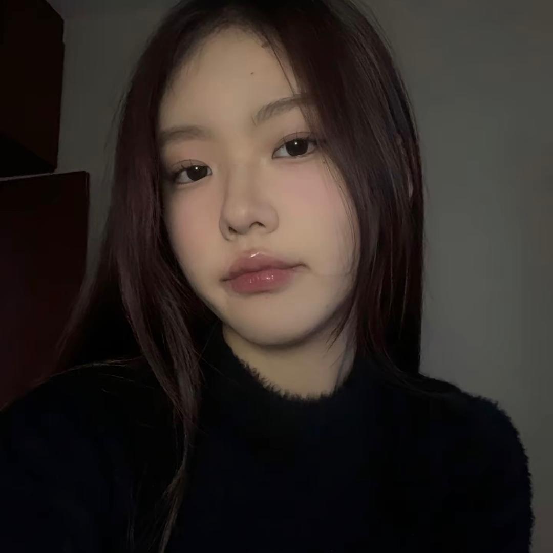 七七的大头照