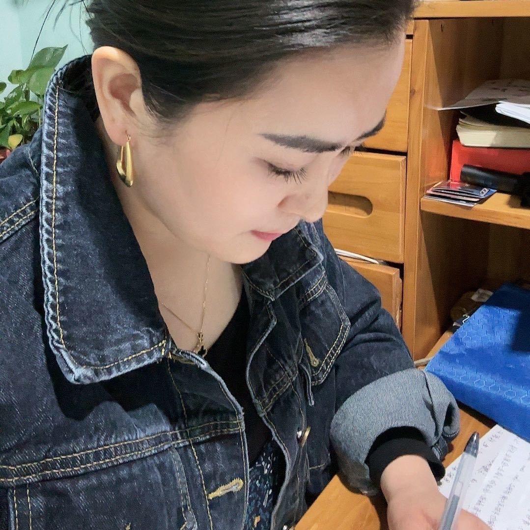 创意名剪美容美发晓霞