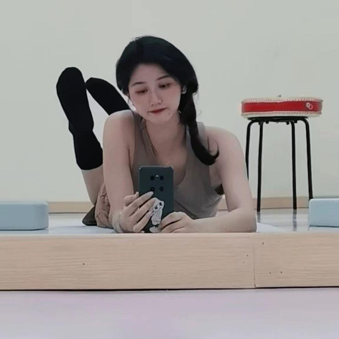 钟七七