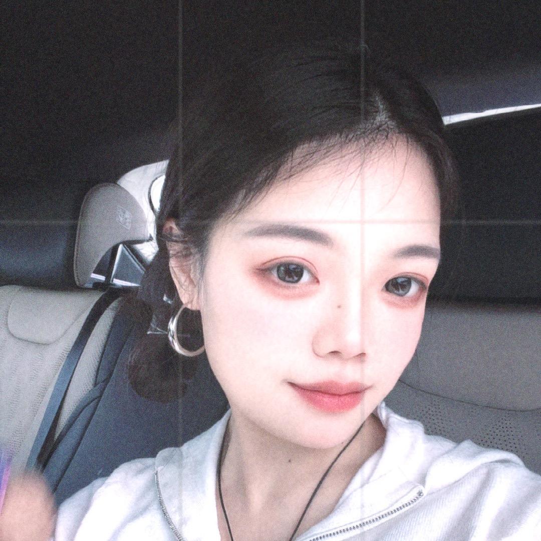 黄老师教钢琴。