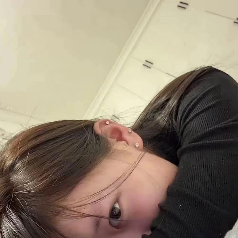 什 么 婷