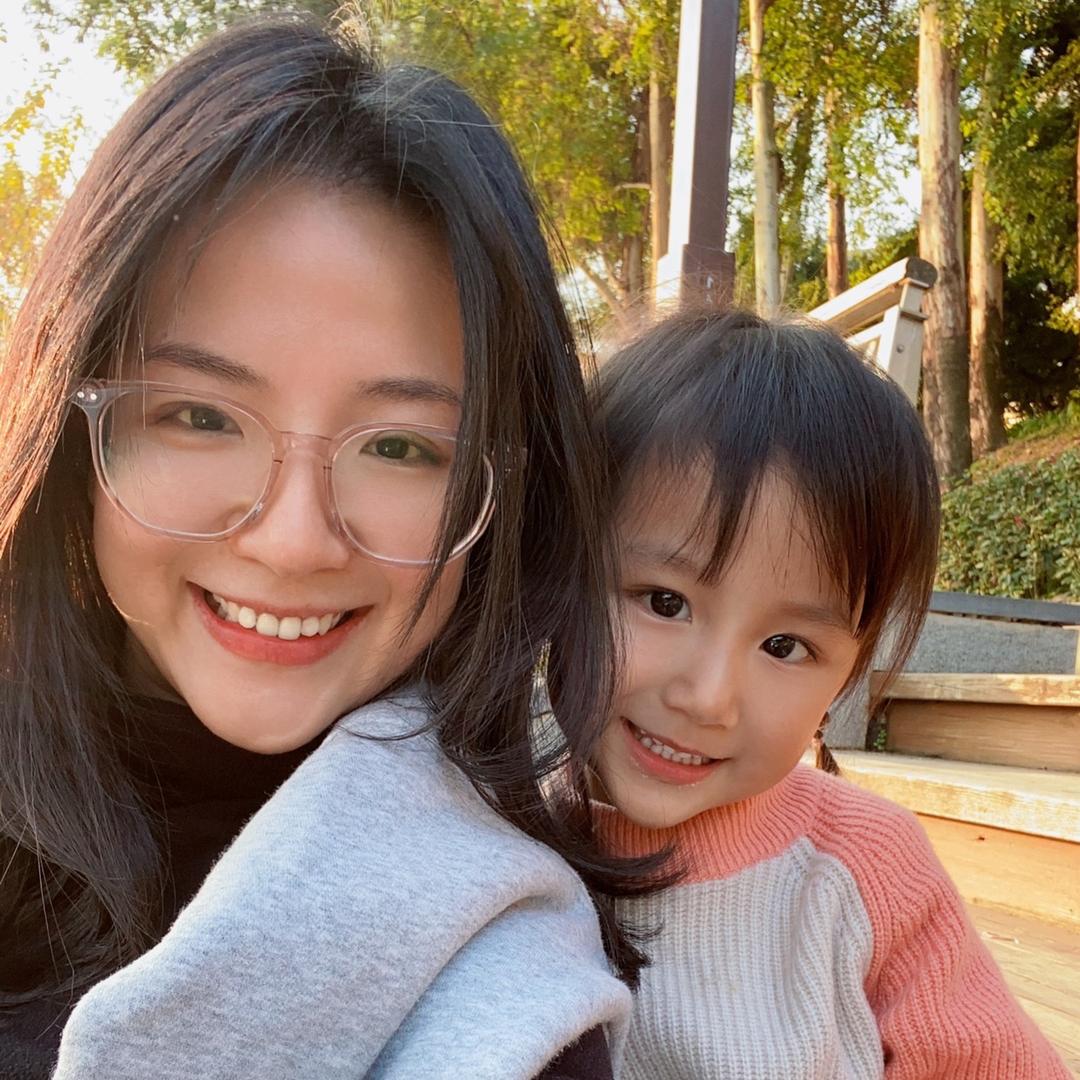 啊一放学回家啦