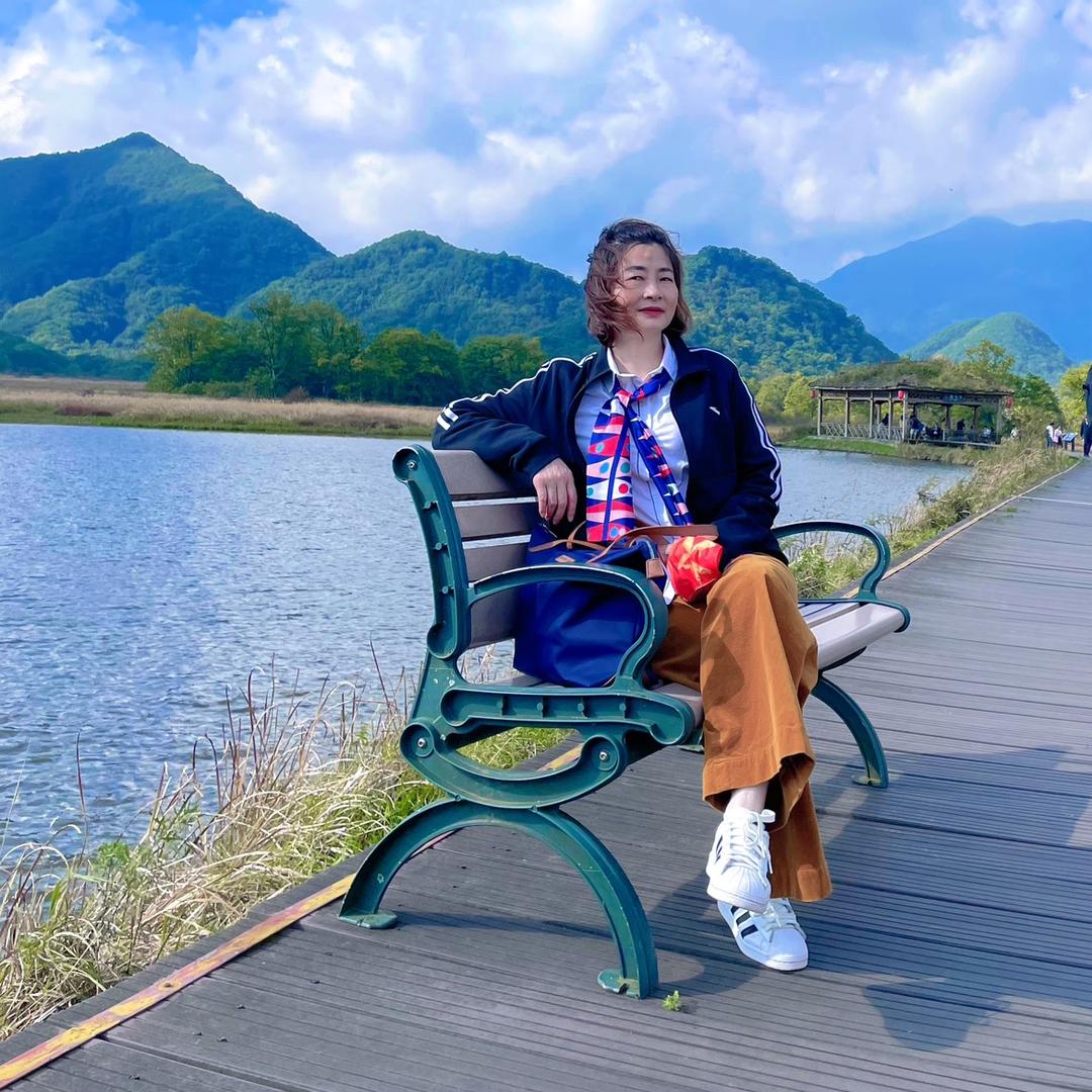 赫兰瑞女装新街店童童