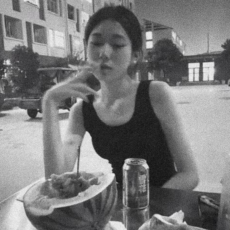 小雯.