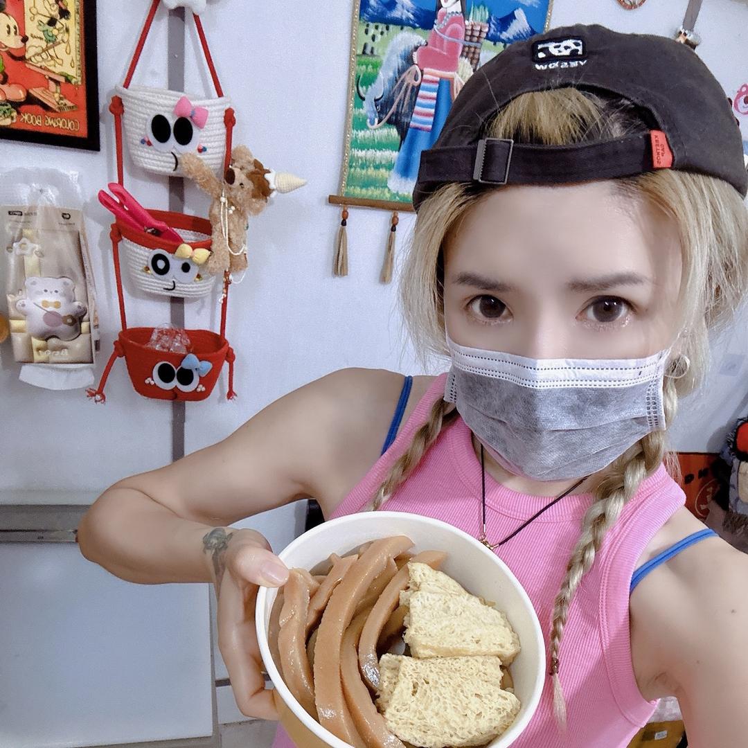 薇薇姑娘