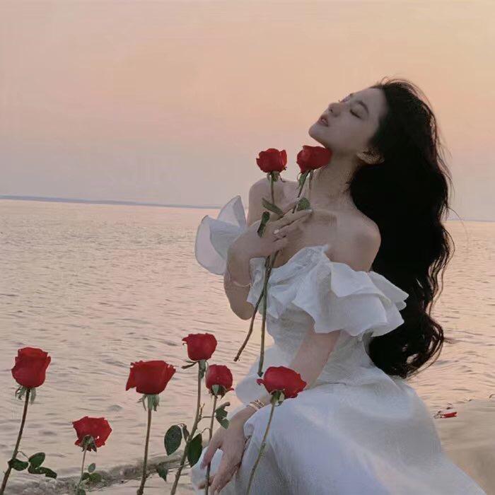 卖车小姐姐