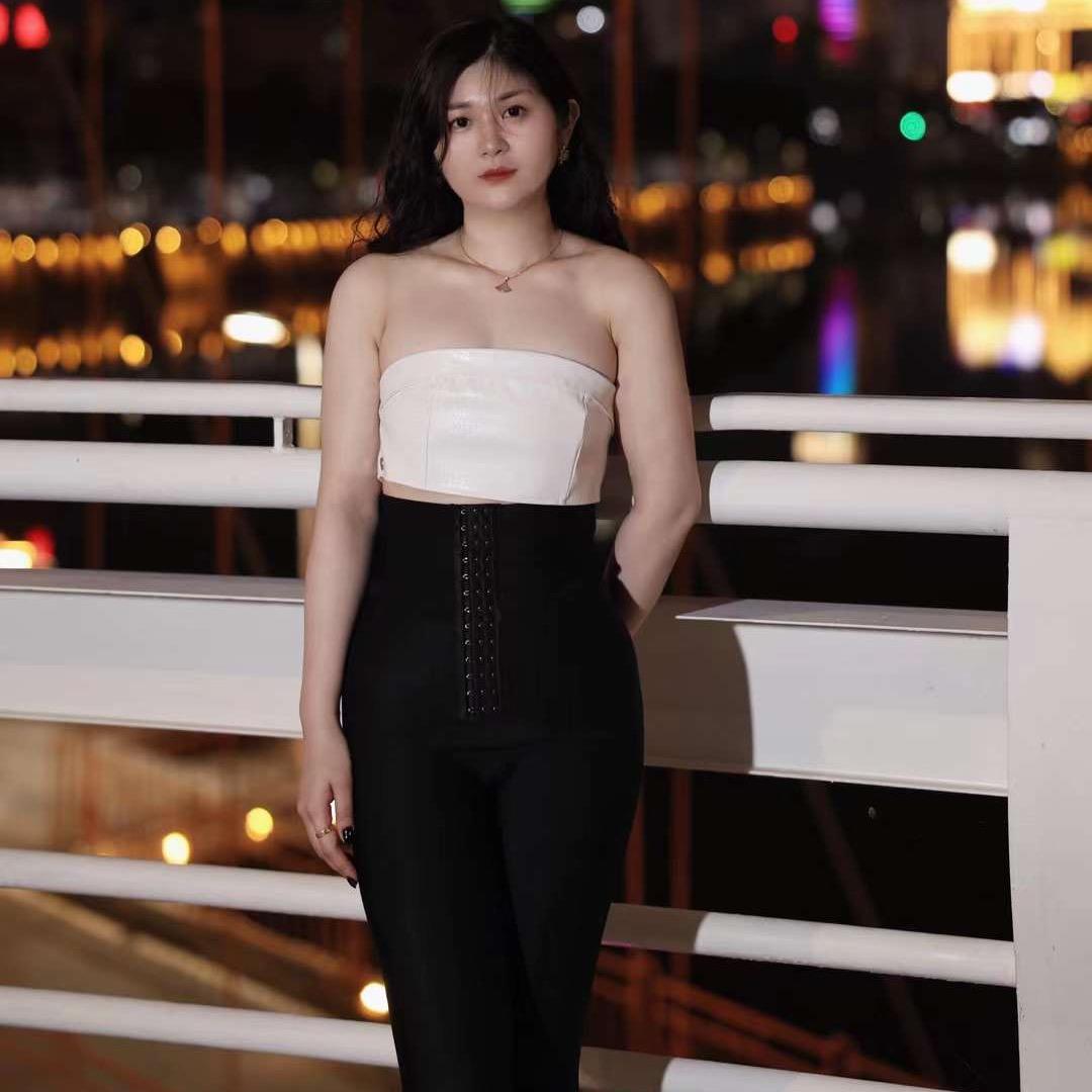 小阿萍💰CL身材管理师（连赞拉黑）