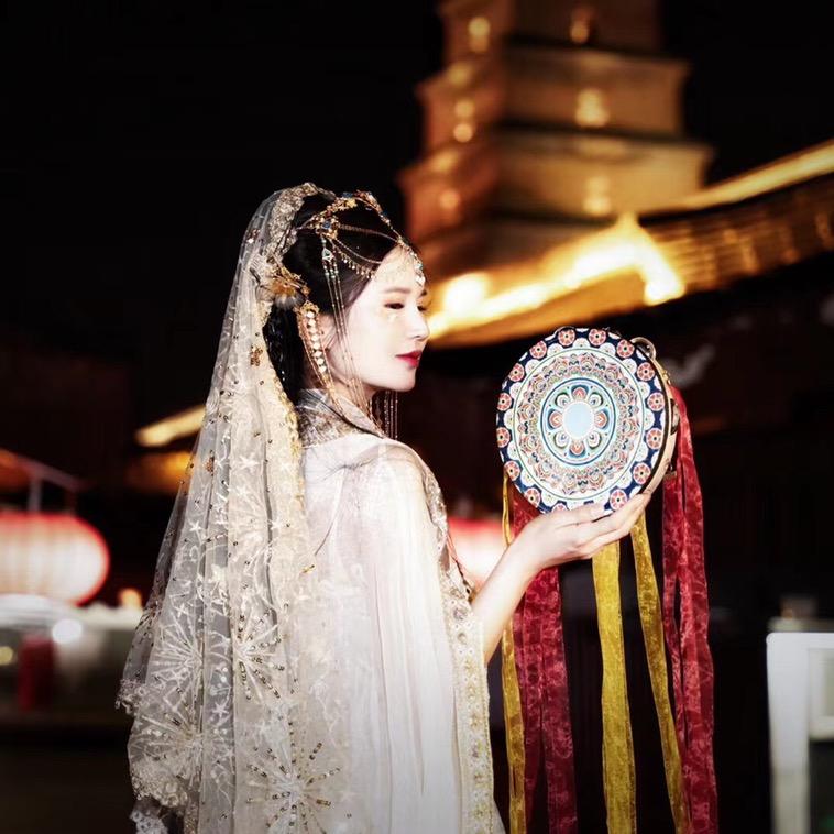 芸馨（梦斯绮招生）