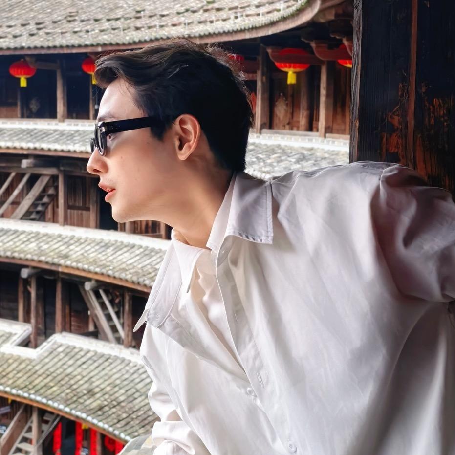 一只鱼Lee