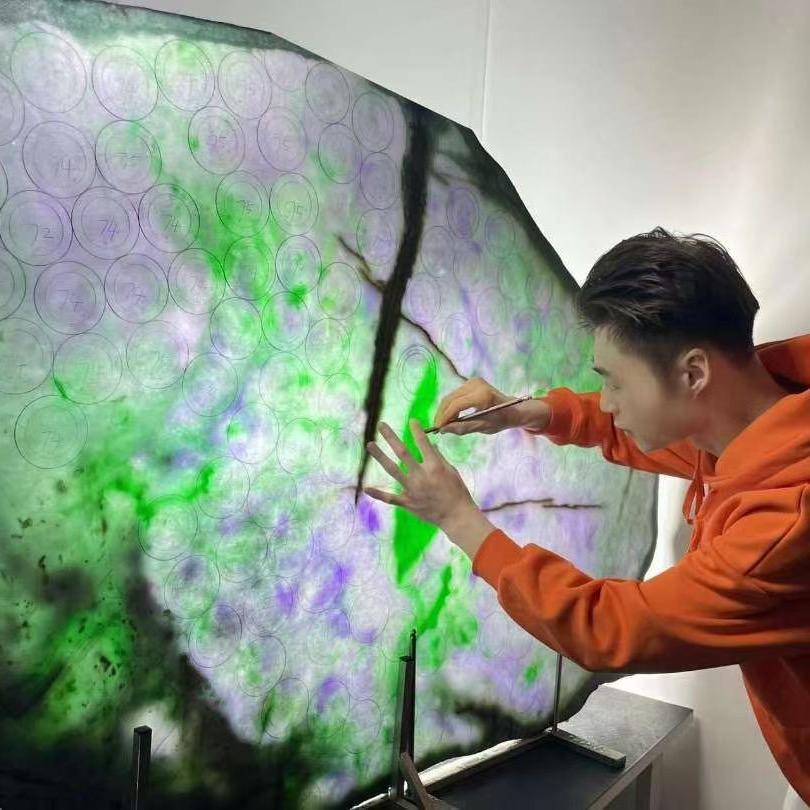 卷起飞珠宝商行