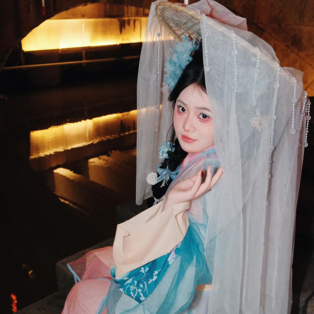 祁依