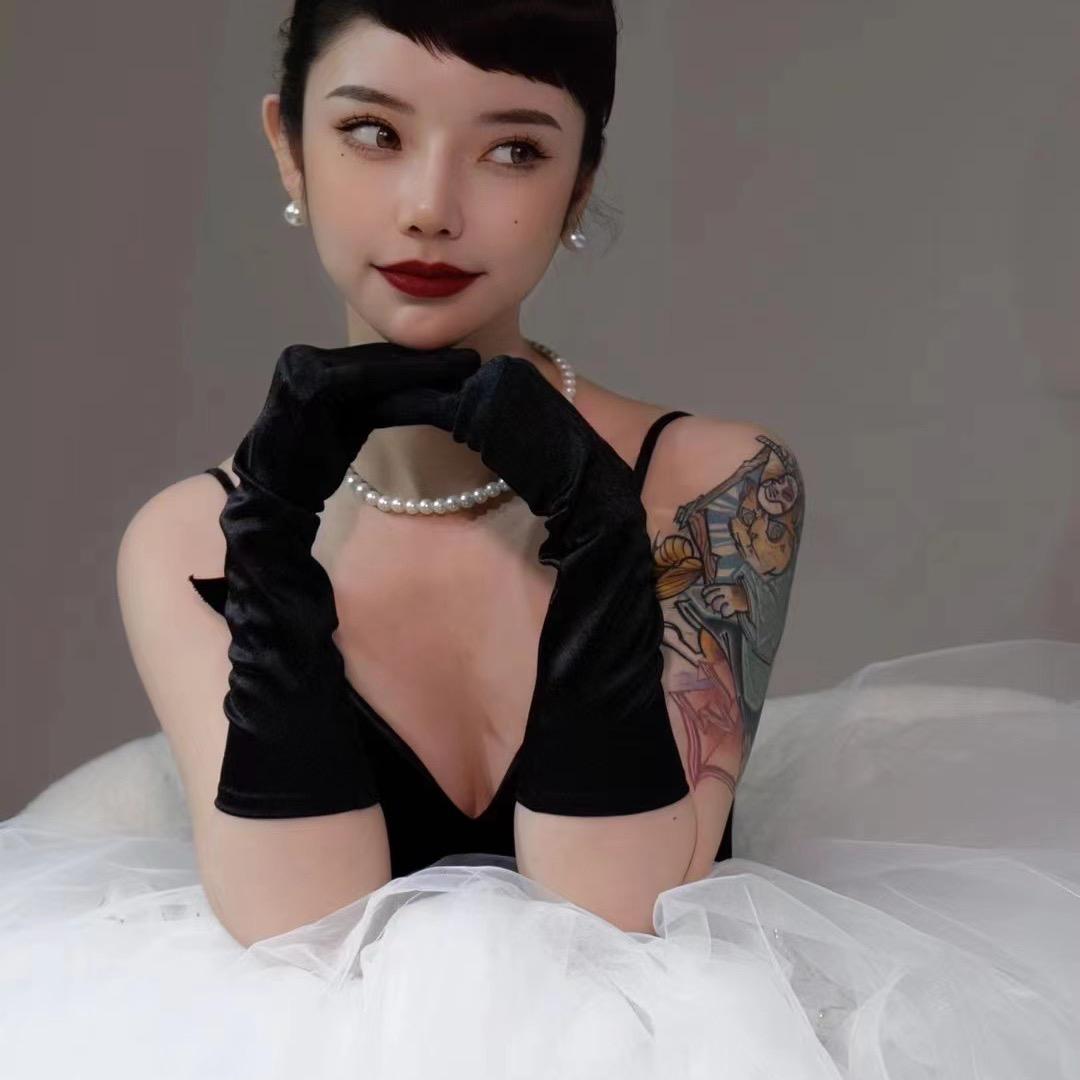 红妆化妆师静静