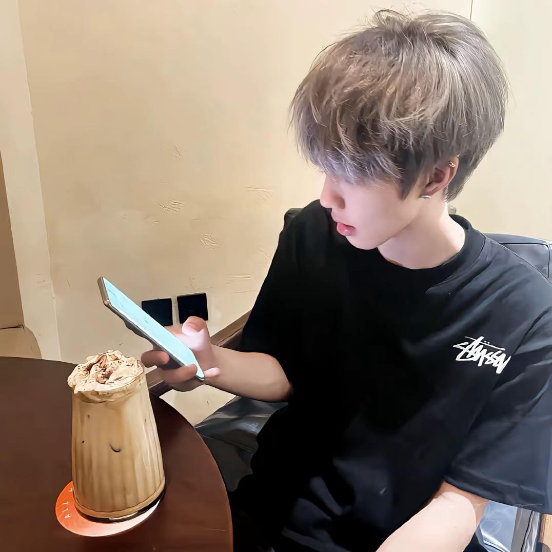 秋瑈
