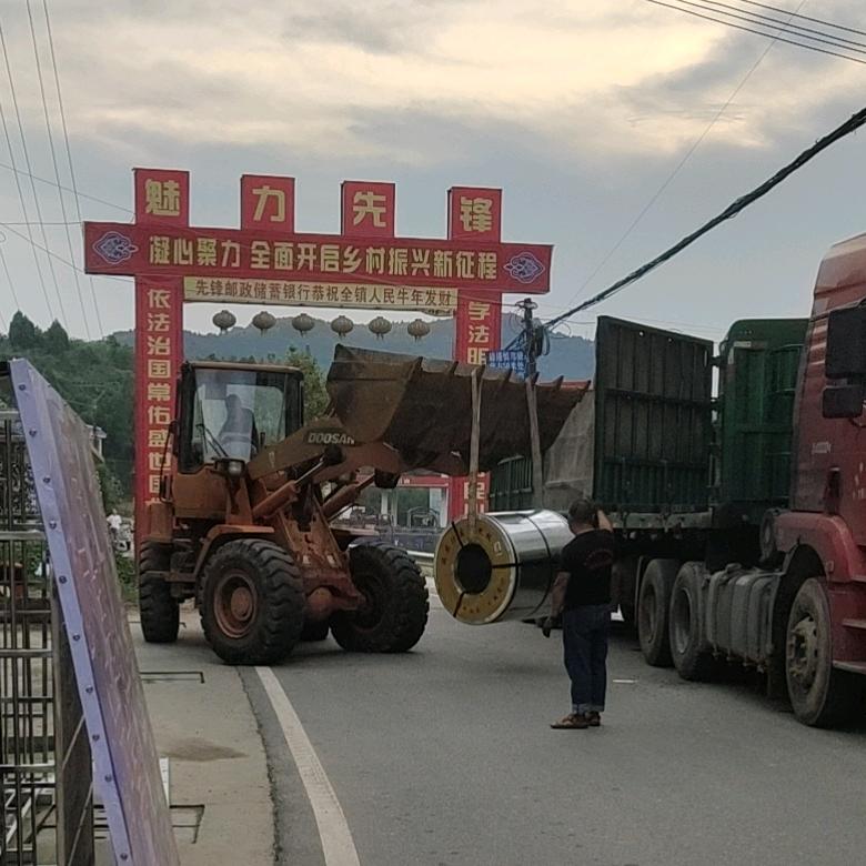 @敬二娃专业雨棚搭建