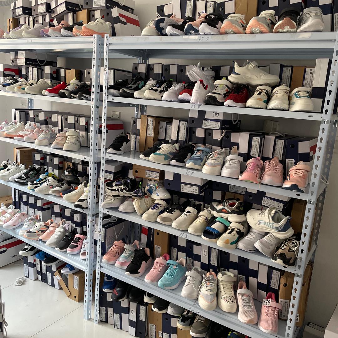 米兰儿时尚鞋服