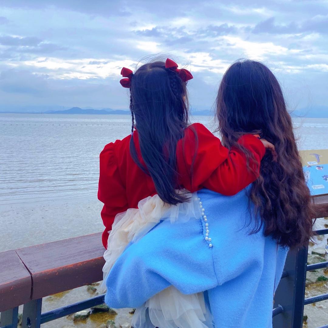 草莓🏠同学👨‍👩‍👧