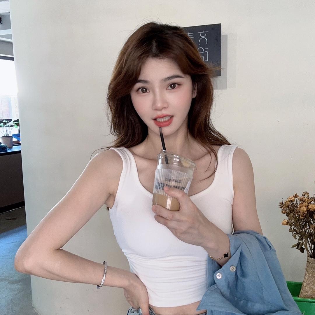 三朵牵牛花的花