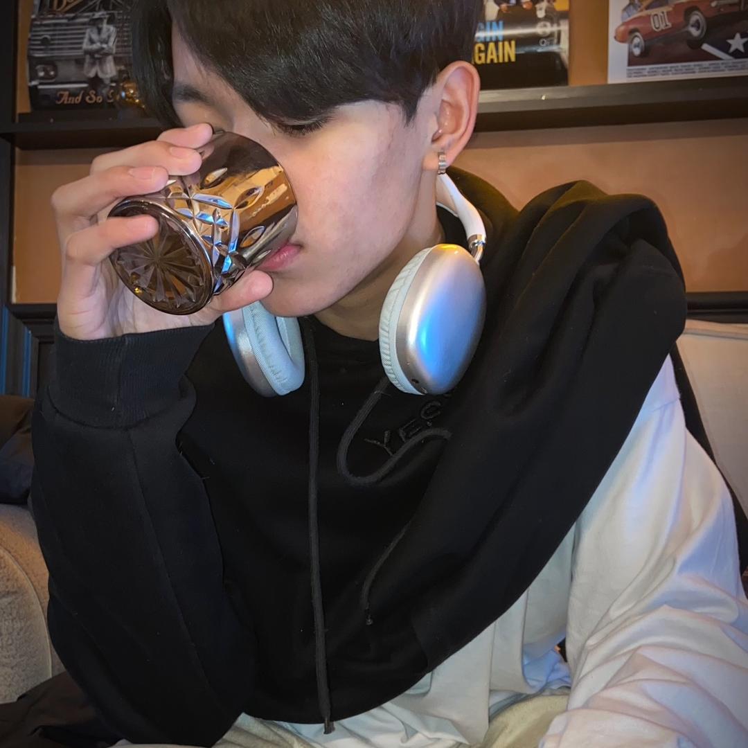 胡迪.