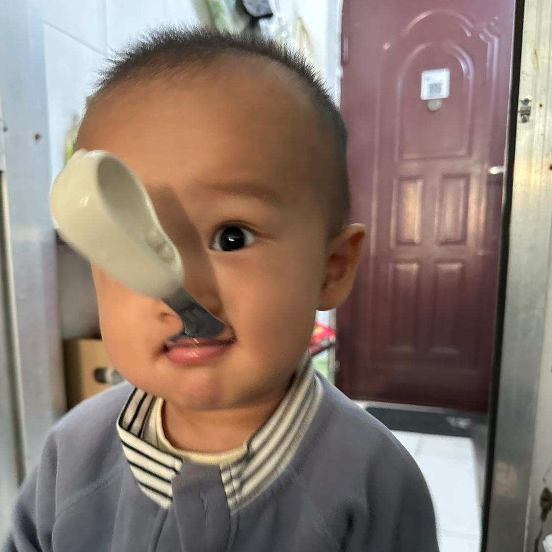 慕慕开始干饭了