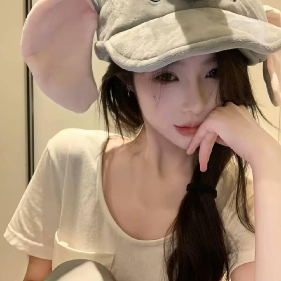 佩奇偷偷吃口肉