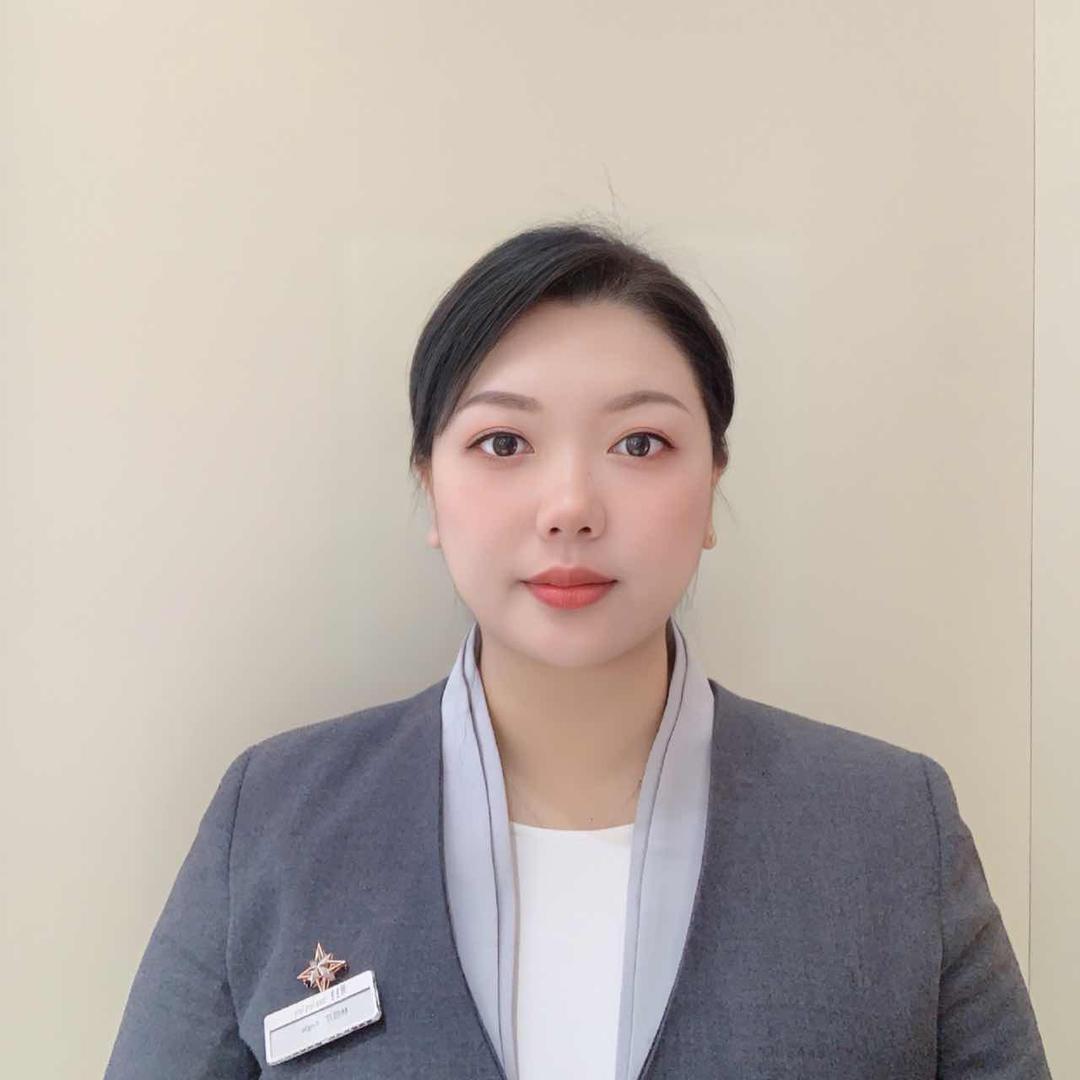 周生生天环店柜姐Angel