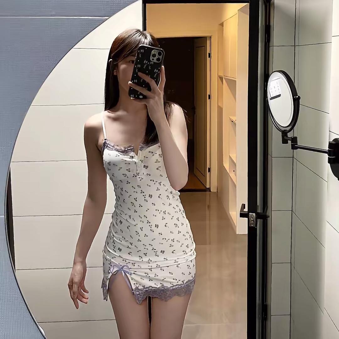 乖乖的小野猫泡泡澡