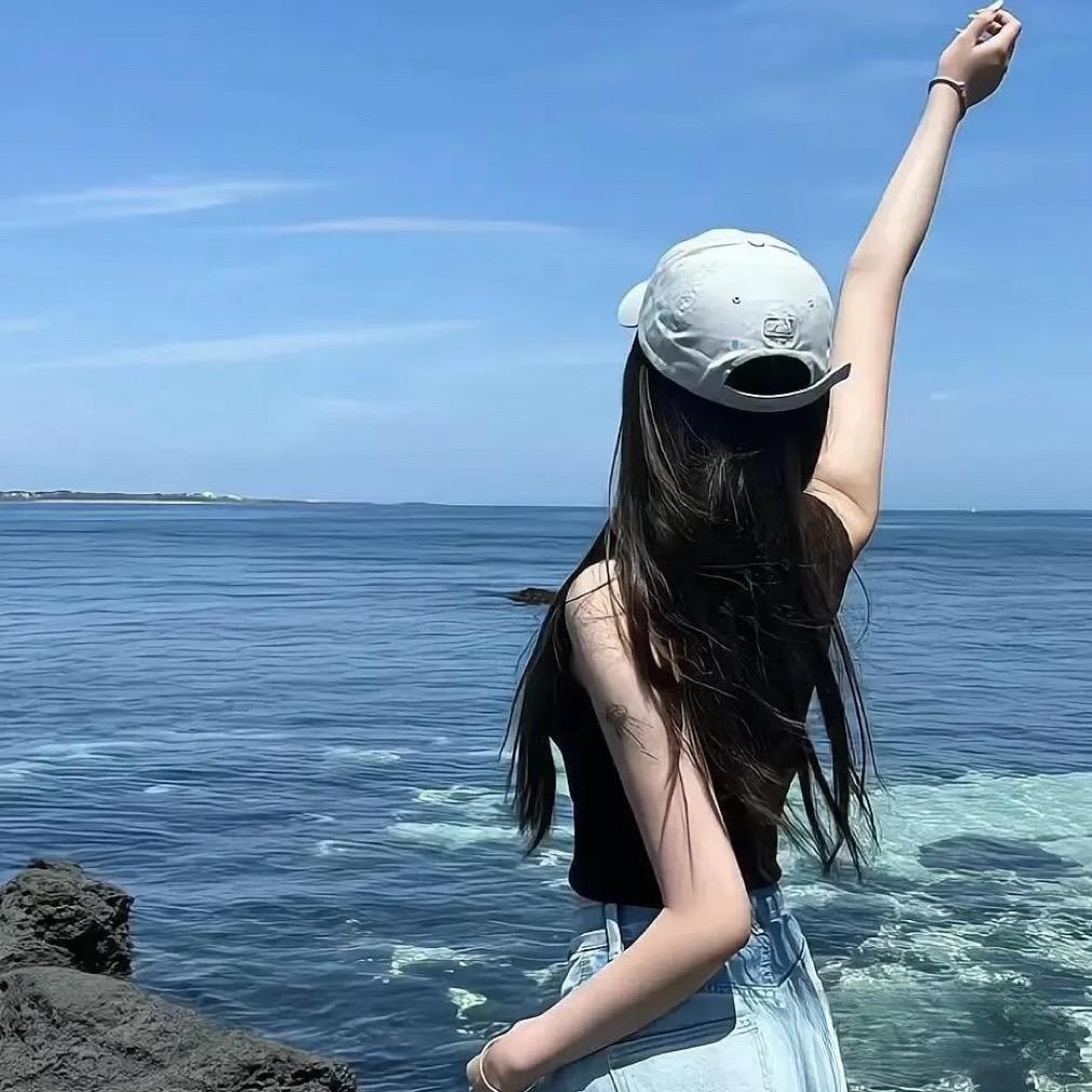 与海私奔的小姐姐