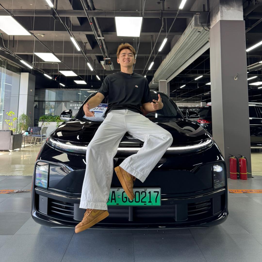 鑫融名车 小孙
