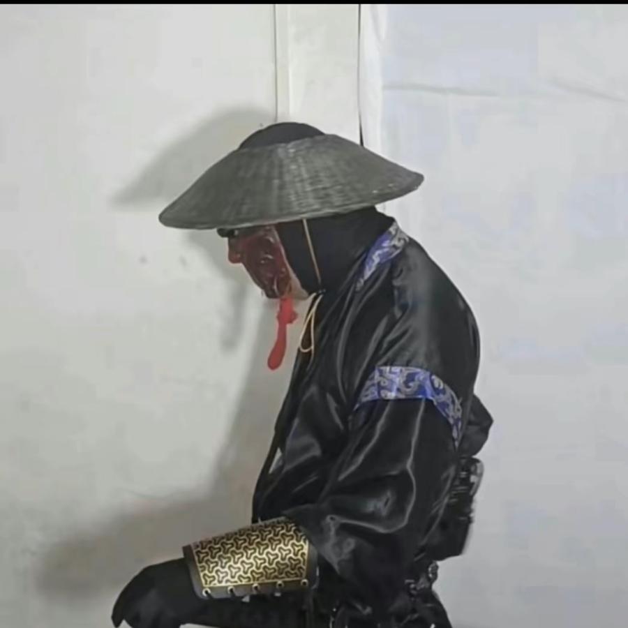 驼背牛马