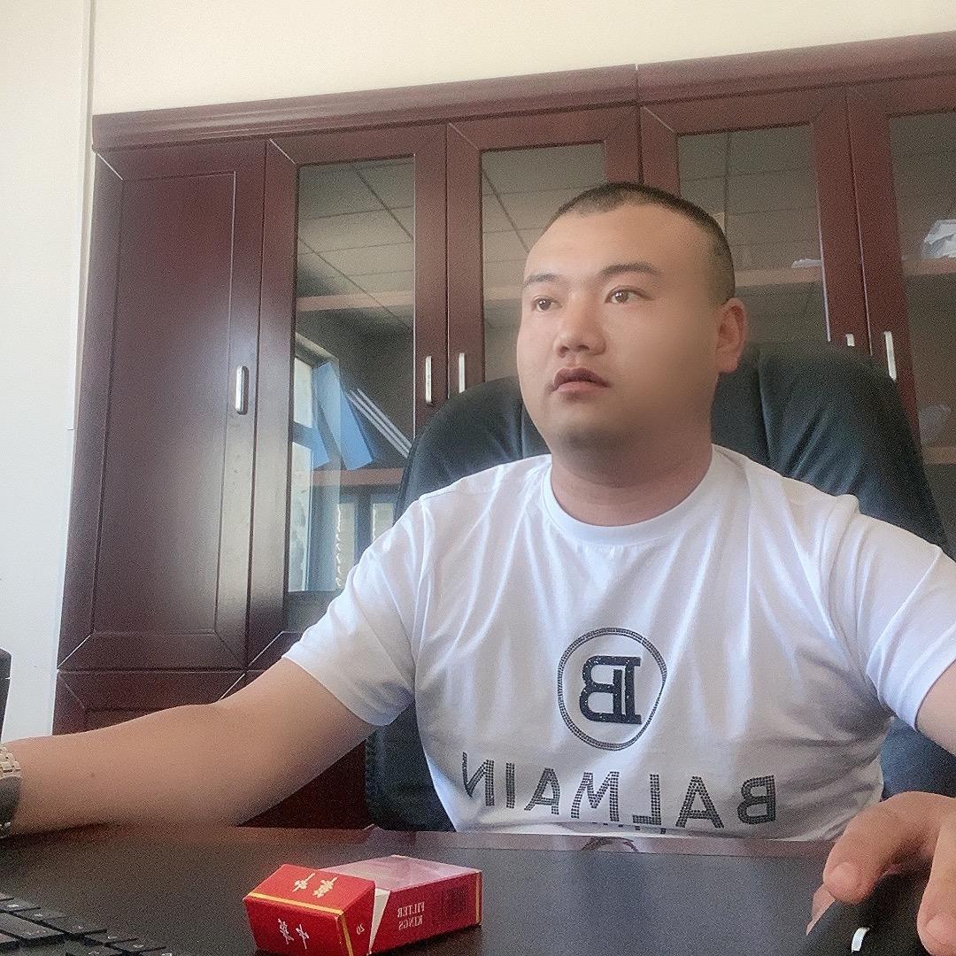 奋斗中的青年