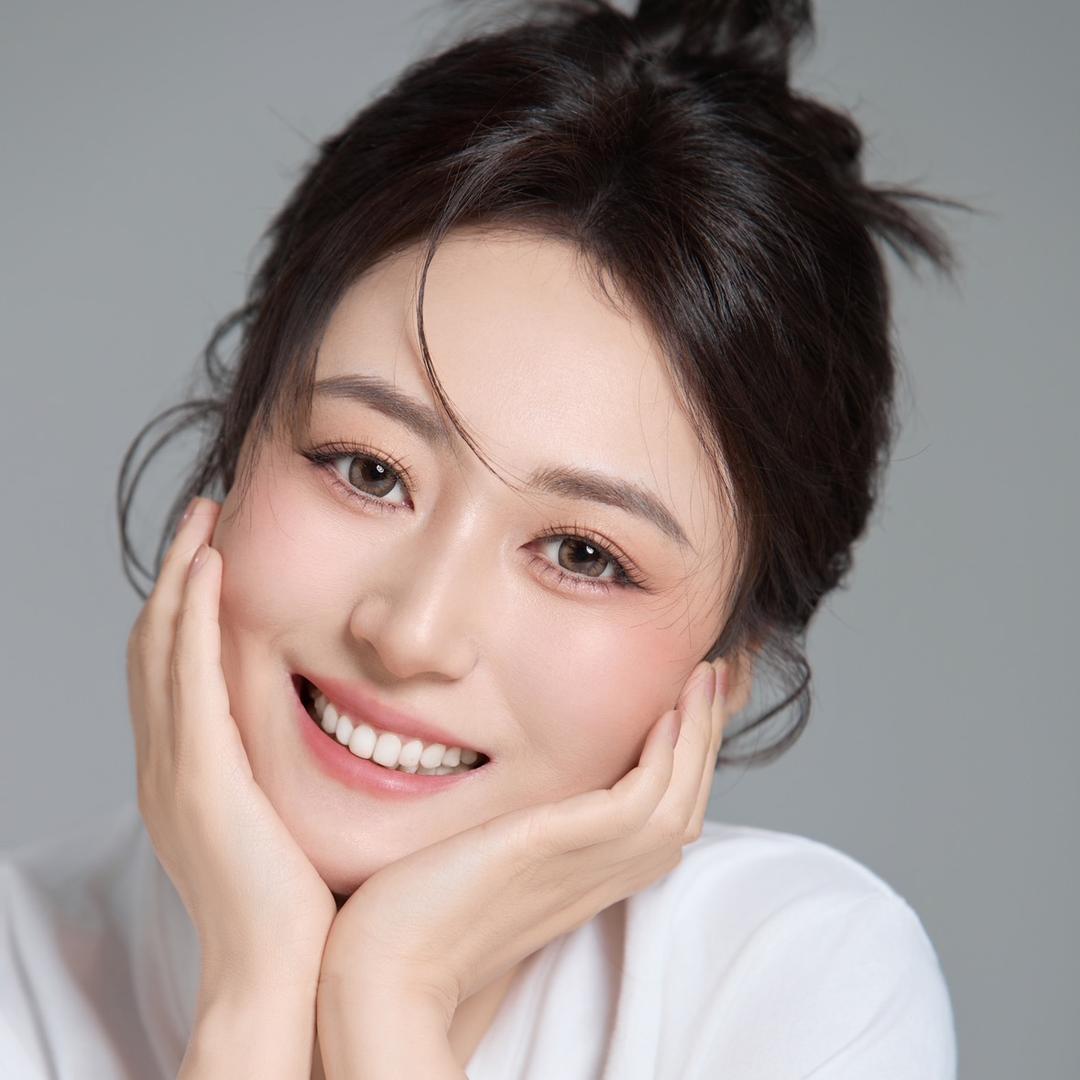 婧婧一家人
