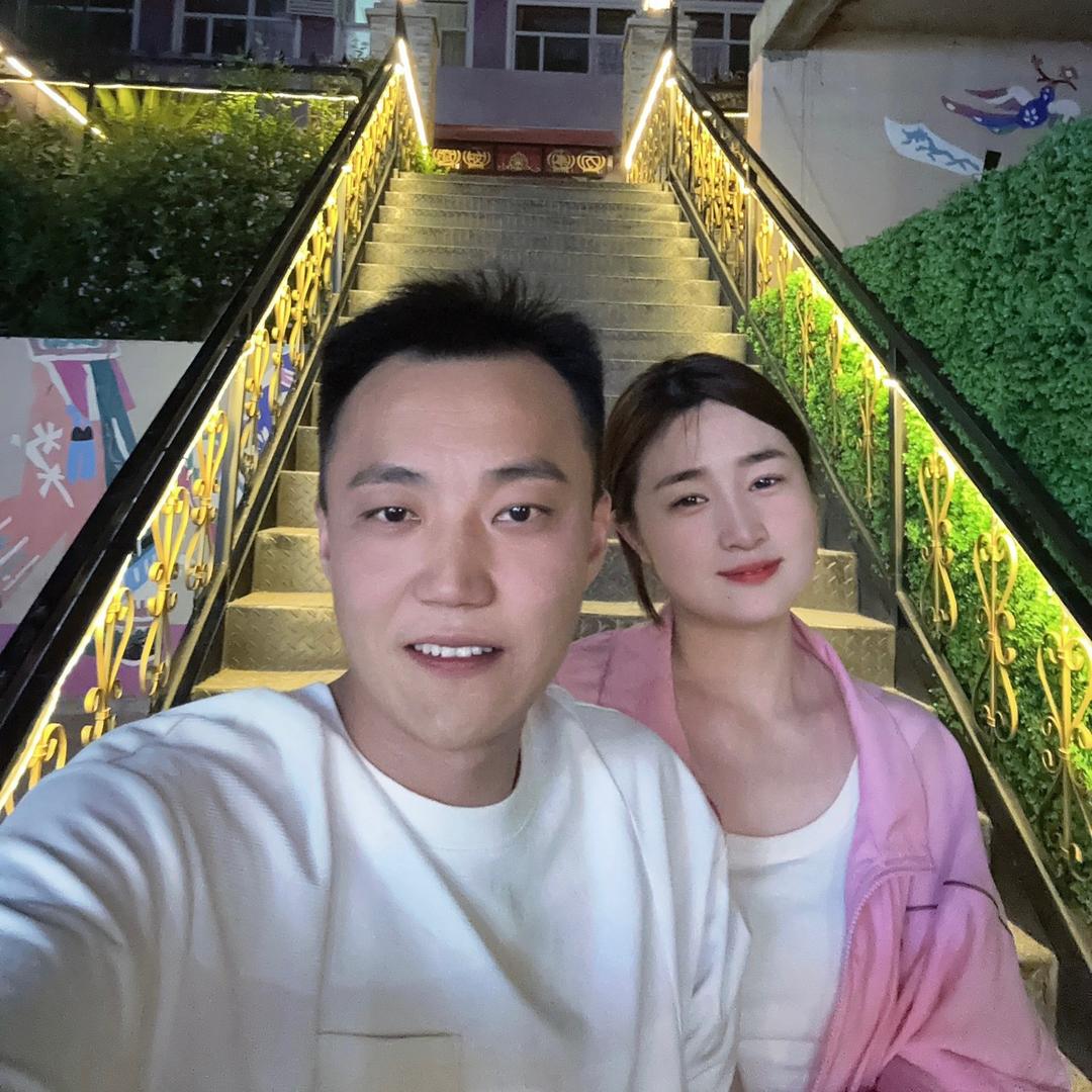 小郭和老张二人行