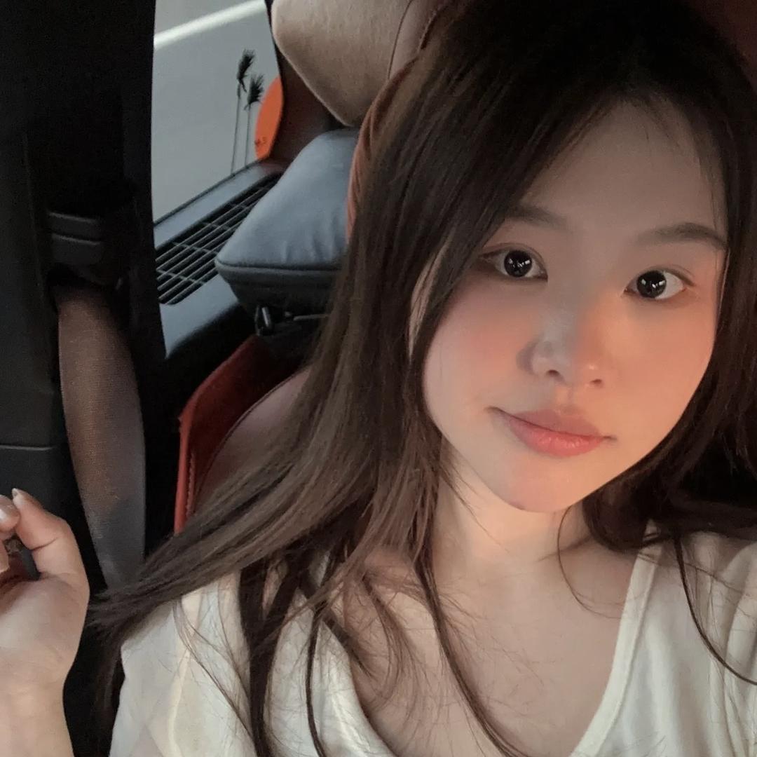 吃不饱饱 微胖天菜💐