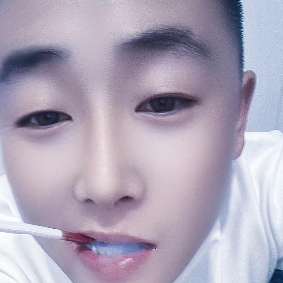 ：那就叫小帅吧