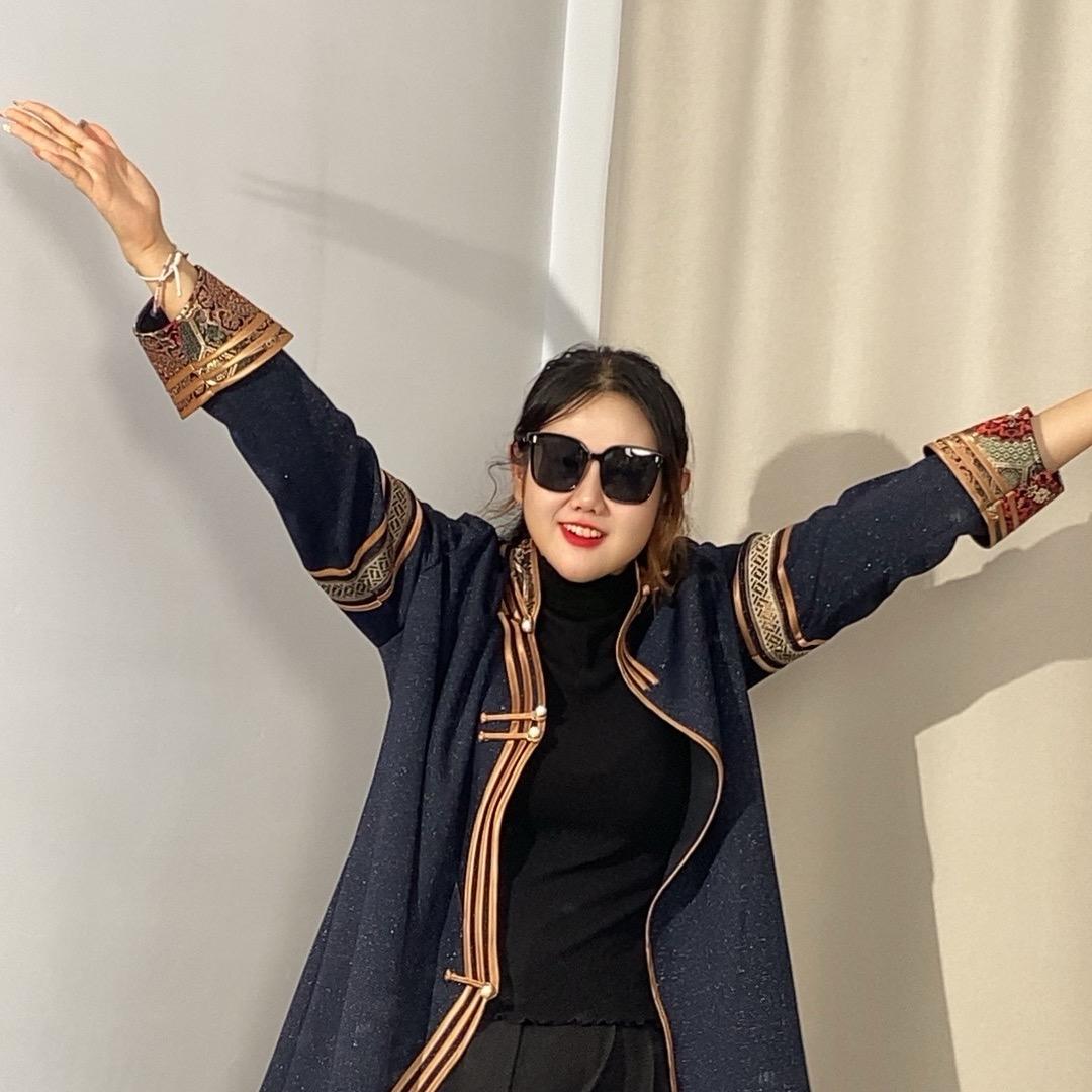 其其格民族服饰