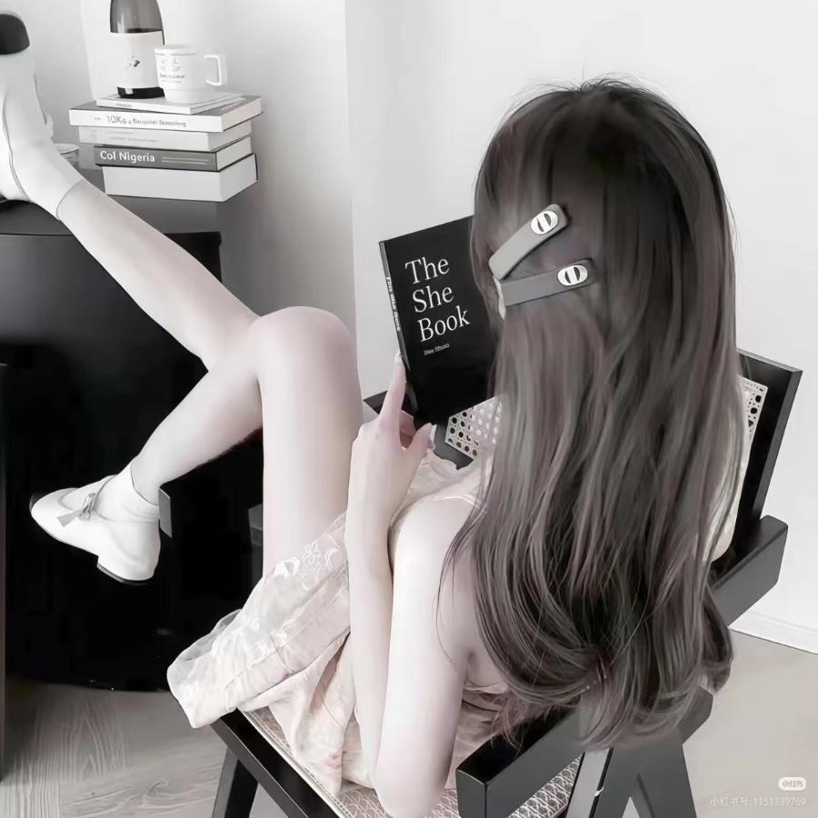 喜欢画画的小妞